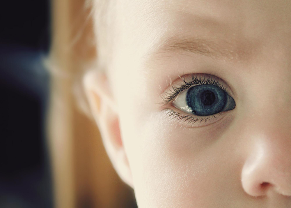 رنگ چشم نوزاد